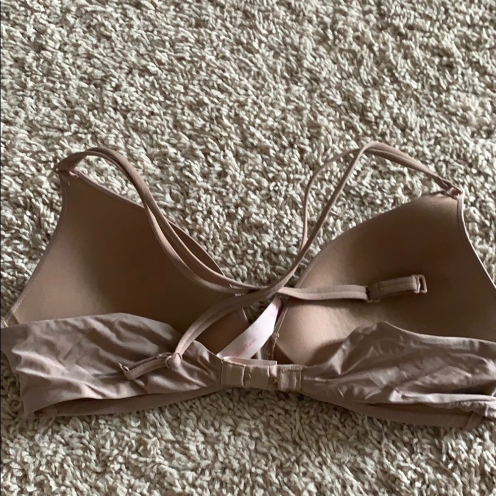 Adjustable strap vs bra - Picture 2 of 3
